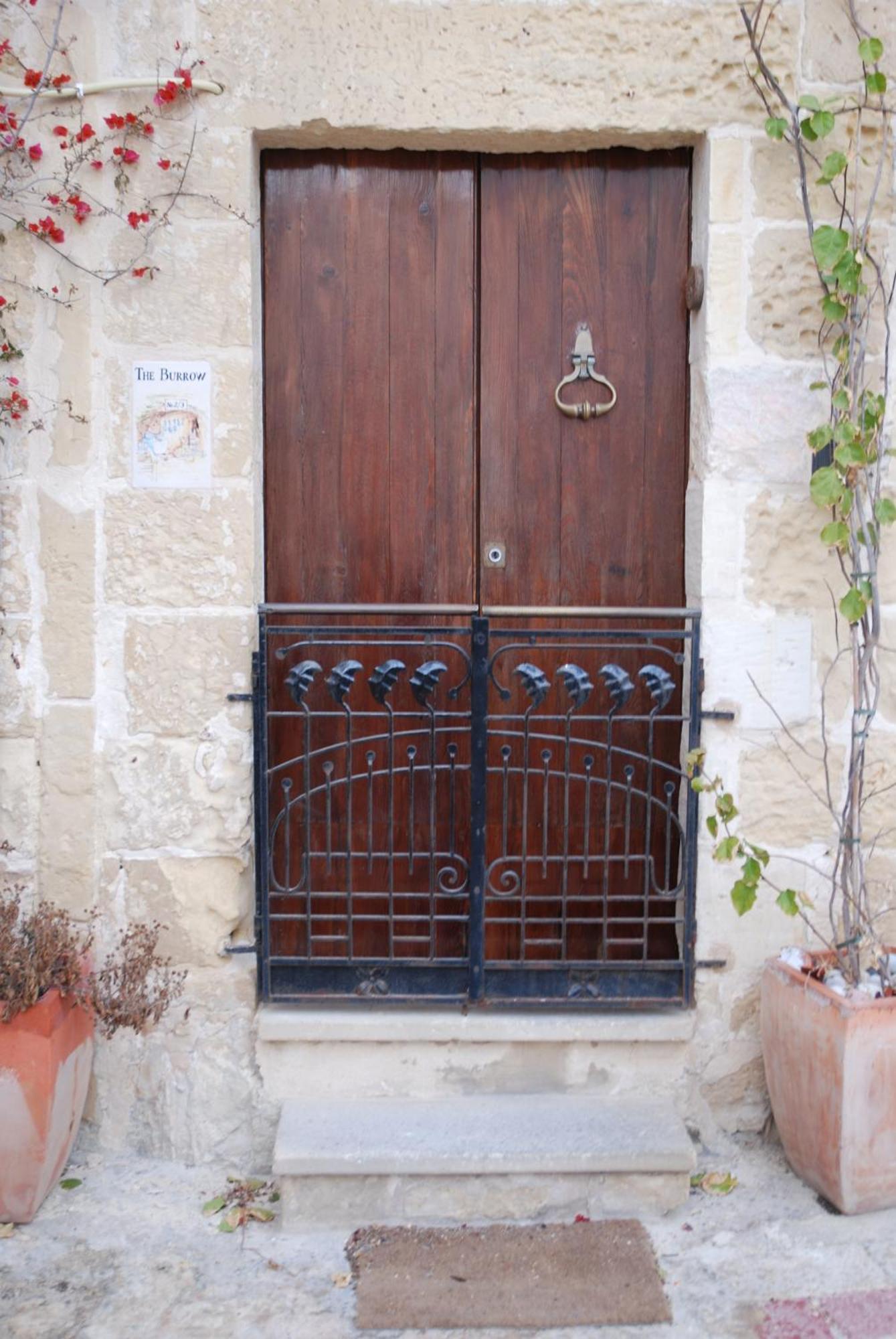 The Burrow Guest House Tarxien Exterior photo